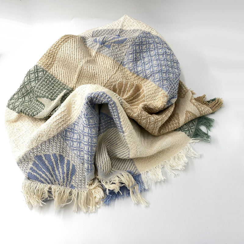 Seashells by the Seashore Beachy Throw